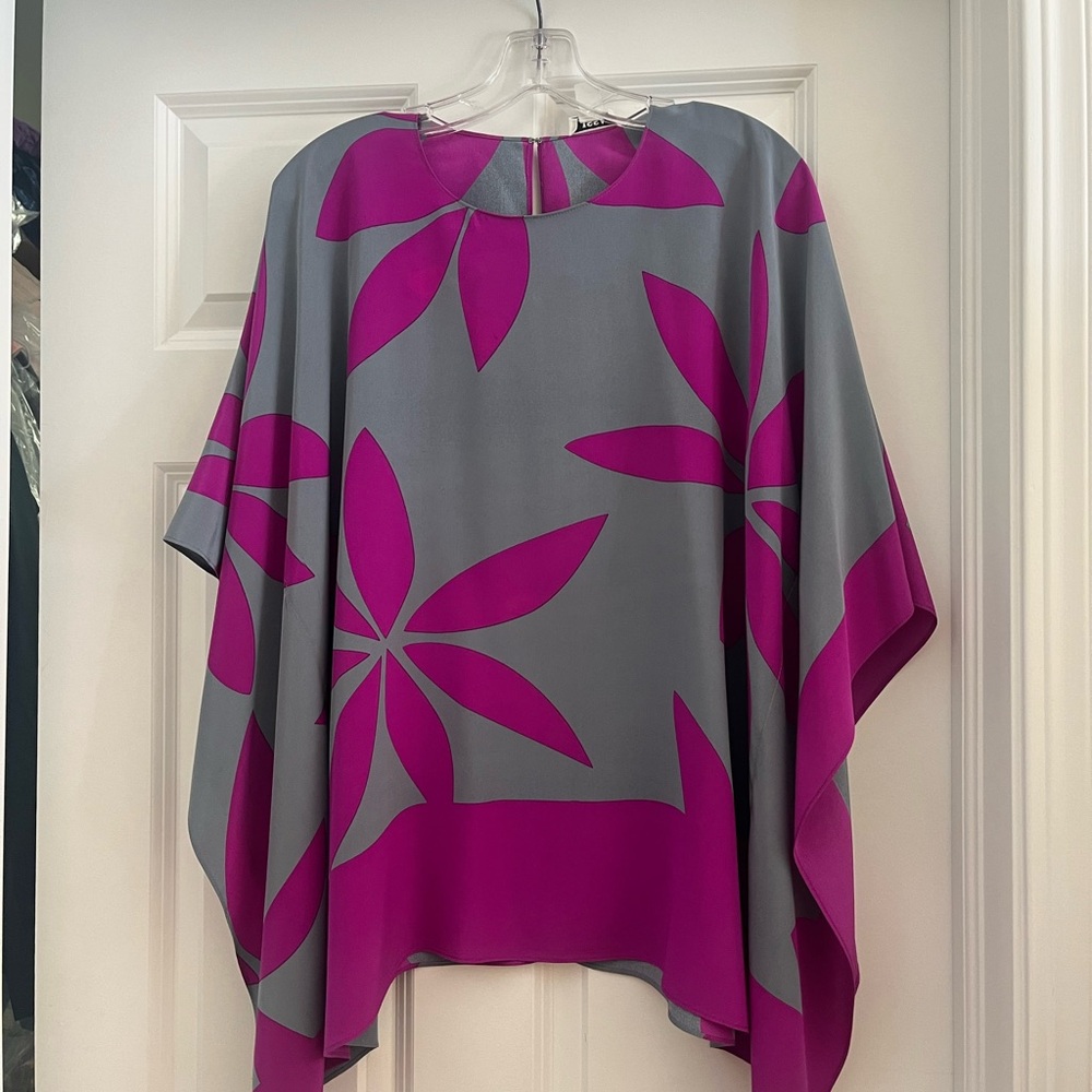 Gray and Pink silk Floral Women's tunic top. Fits S to L. 100% silk.